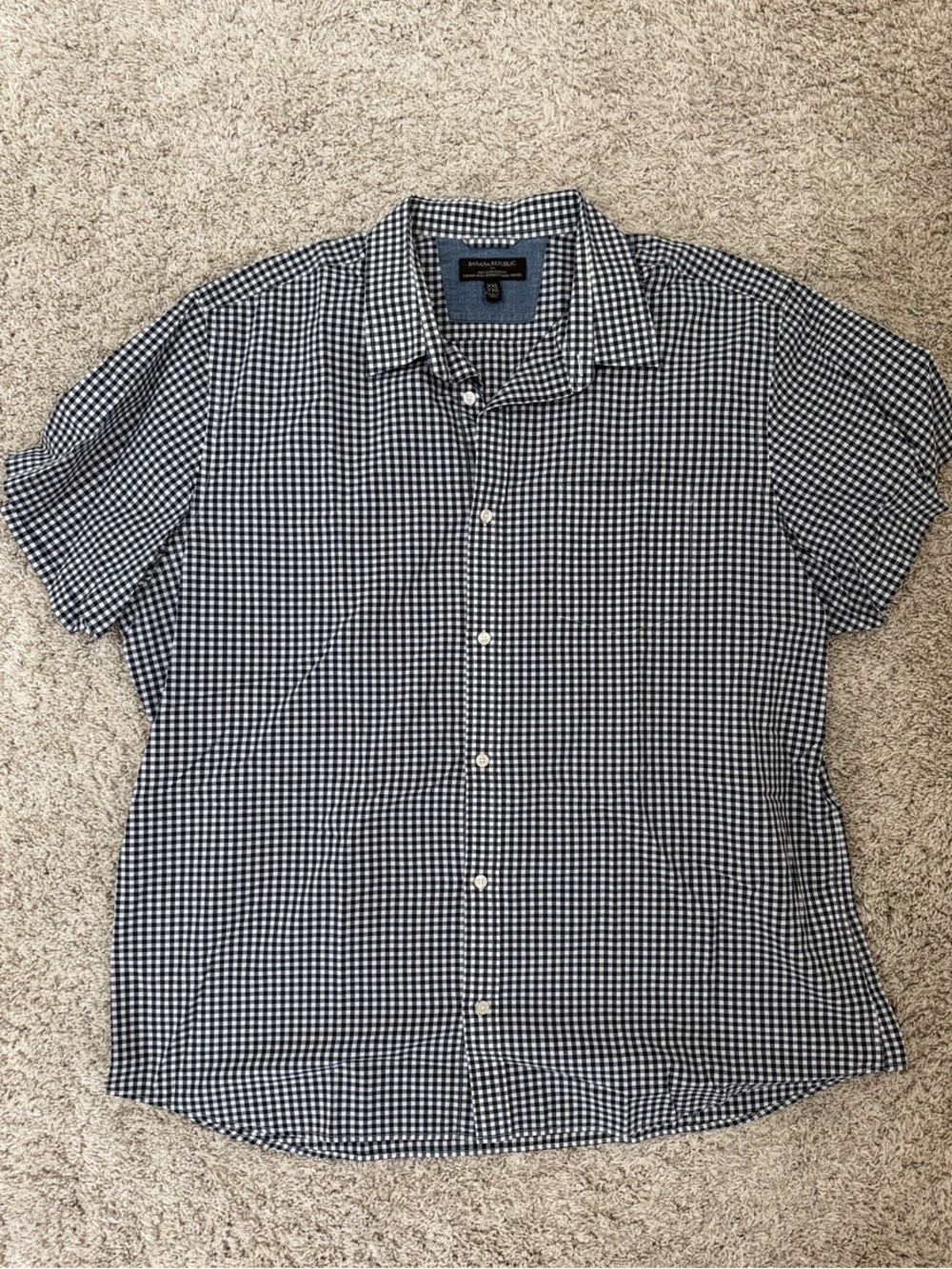 Banana Republic Navy and White Gingham Short-Sleeve Button-Up